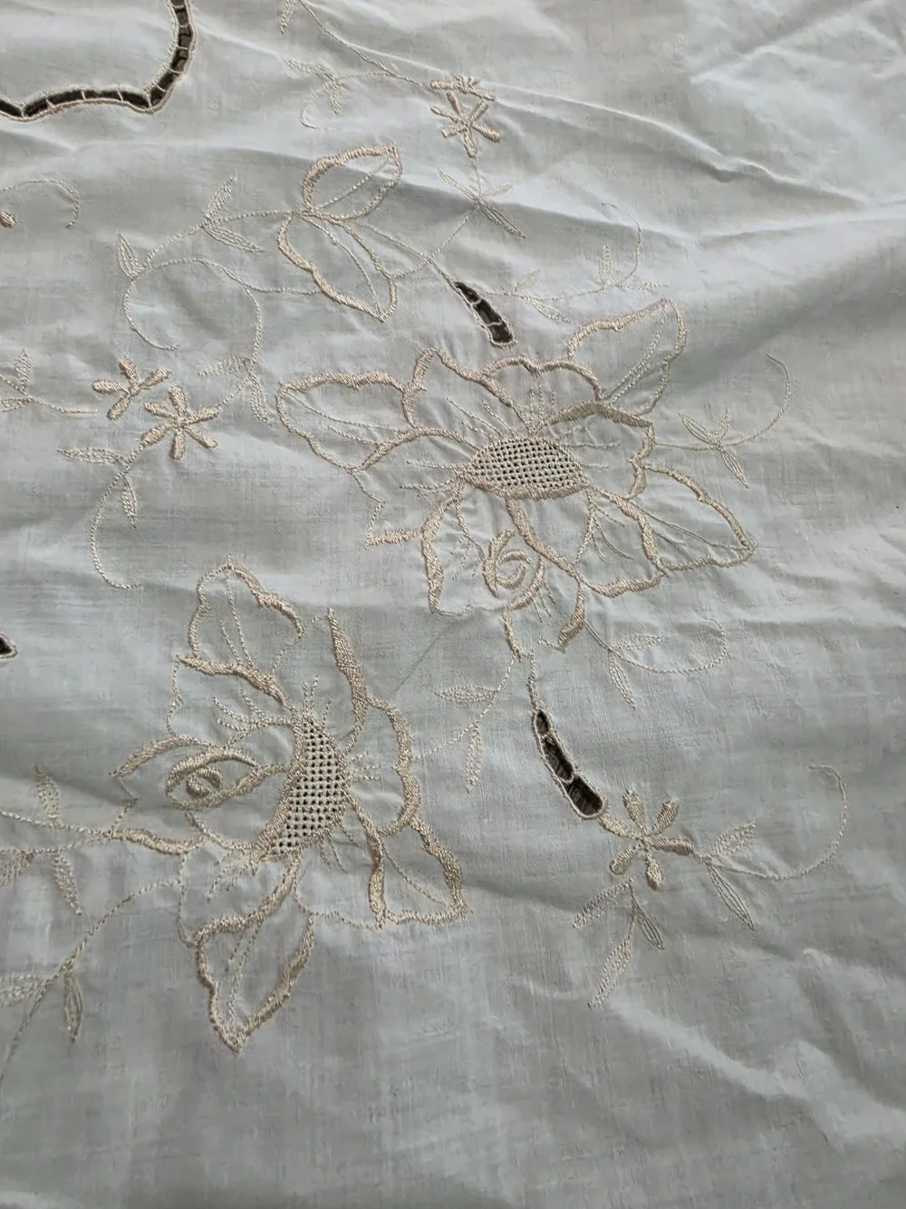 Tablecloth Cream Floral Cutwork with Delicate Embroidery